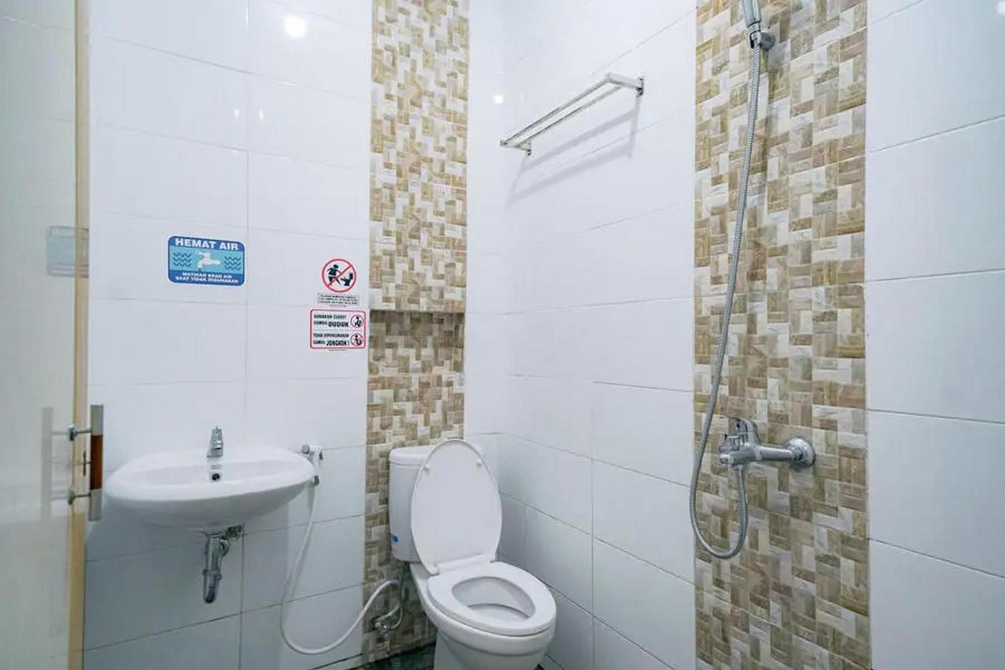 Reddoorz Near Ekowisata Mangrove Belawan Hotel Cameră foto